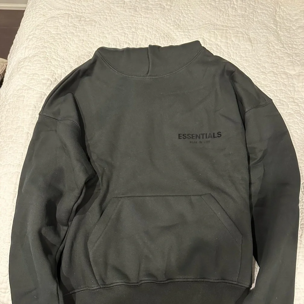 ESSENTIALS HOODIES - Picture 5 of 7